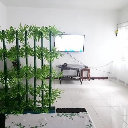 Taina'S Home Sukhumvit Banguecoque Exterior foto